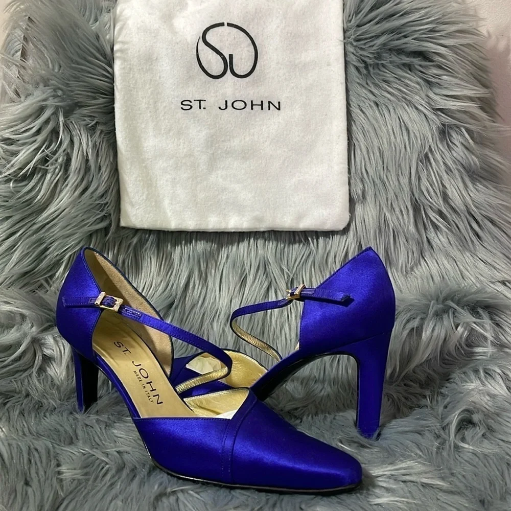 St. John Satin Heels Vintage 80’s 90’s in Blue Violet Crystal size 7.5